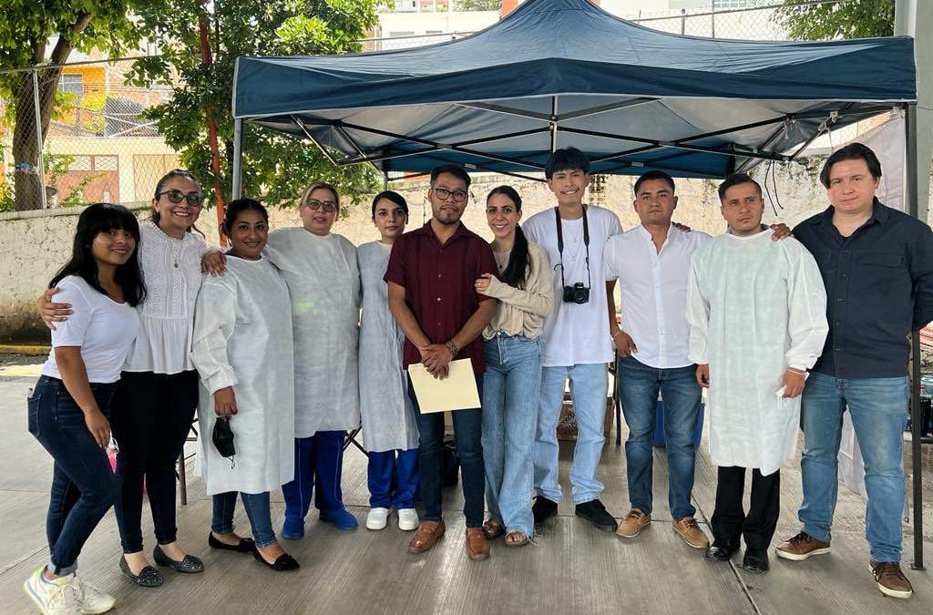 El diputado en una asamblea informativa en Guerrero