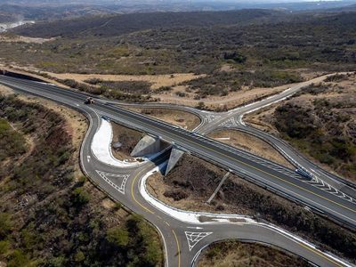 La carretera que ahorrará 4 horas tardó 19 años en construirse