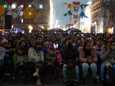 La película “Pinocho” de Guillermo del Toro reunió a 10 mil personas en el Zócalo capitalino
