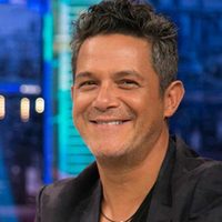 ¡No podrás creerlo! Alejandro Sanz se disfraza de lo más inesperado y hace esta linda acción