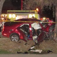 Mueren tres tripulantes de un Cadillac al chocar contra un árbol en Morelia