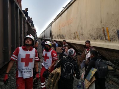 Cruz Roja atiende a 900 migrantes en estación del tren en Aguascalientes