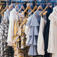 Crecen las importaciones de ropa extranjera: el impacto en los negocios locales
