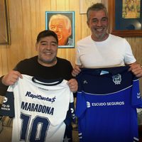 Desde Maradona hasta Russo: los DTs que fallecieron en plenas funciones