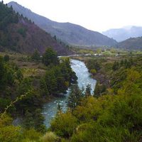 Ante la crecida del río, pobladores de Cuyin Manzano volvieron a reclamar por una pasarela