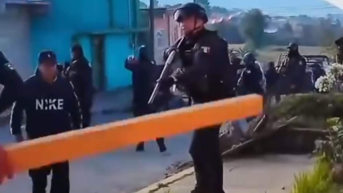 El enfrentamiento entre policías y civiles