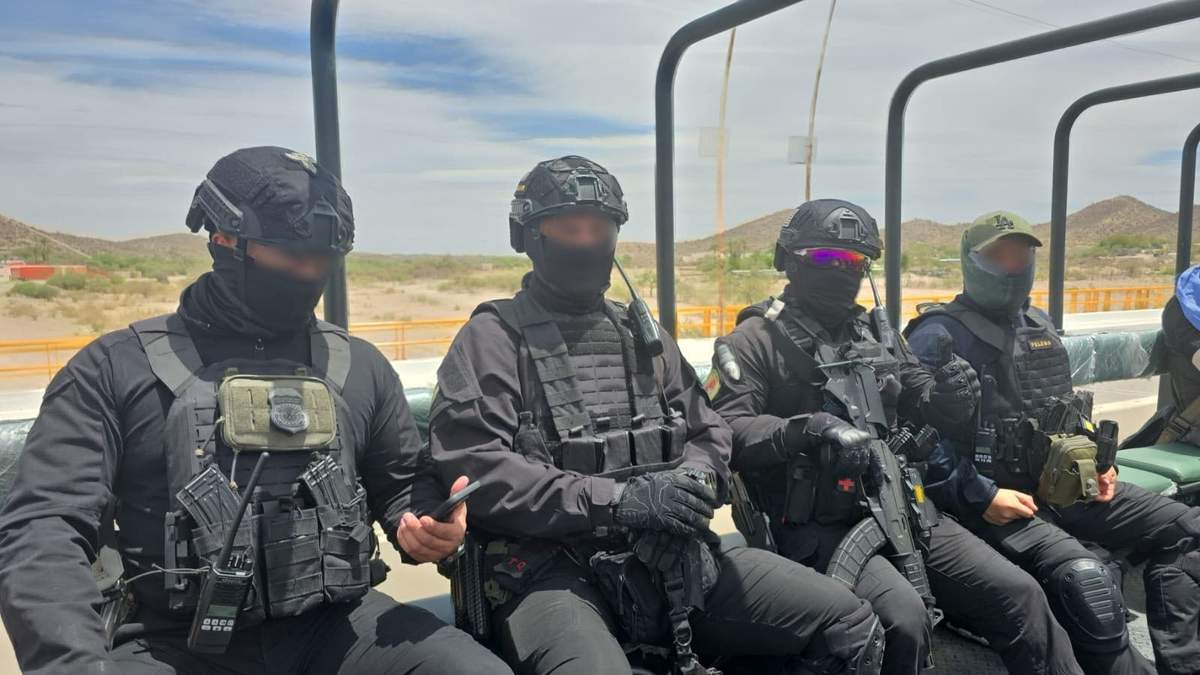 Imagen de agentes armados publicados por la agencia ICE en la red social X