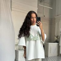 El total white es la estética más atemporal y elegida para el outfit de Año Nuevo: cómo elevarlo con tu estilo
