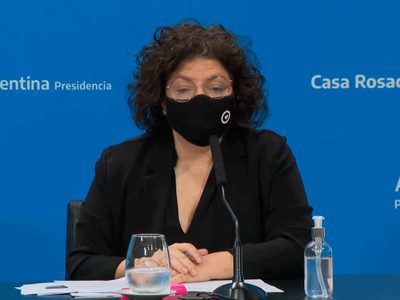 Carla Vizzotti propuso un pase sanitario para eventos masivos y suspende vuelos a África