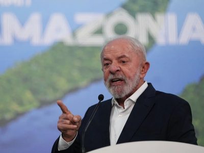 Trump amplía exenciones arancelarias al café, fruta y carne de vacuno de Brasil