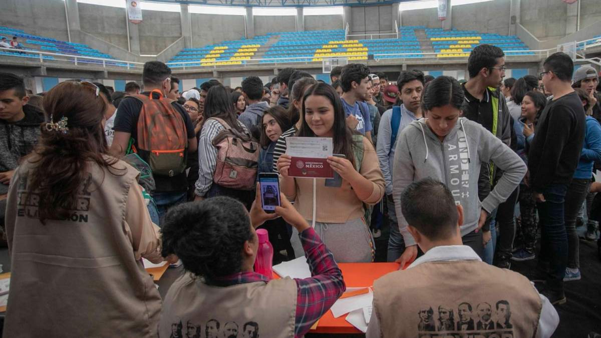 Cuándo depositan la beca Benito Juárez en abril 2026 y cuánto recibirán los estudiantes.