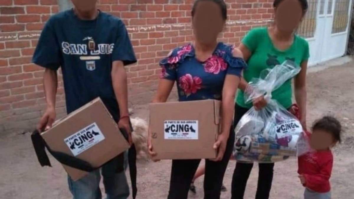 Grupos criminales han repartido despensas durante la pandemia
