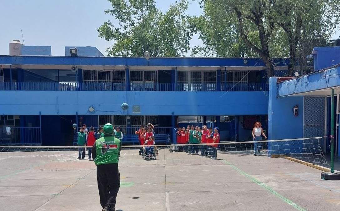 Dan seis años de prisión a trabajador de primaria por agredir sexualmente a una menor de edad