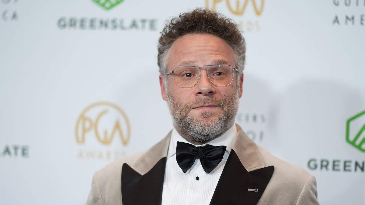 Seth Rogen, productor de The Studio, llega a la 37 edición de los Premios del Sindicato de Productores