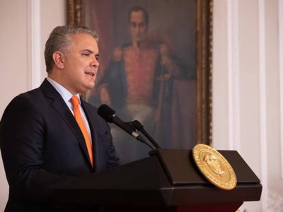 Un tribunal de Colombia ordena el arresto domiciliario del presidente Iván Duque por desacato