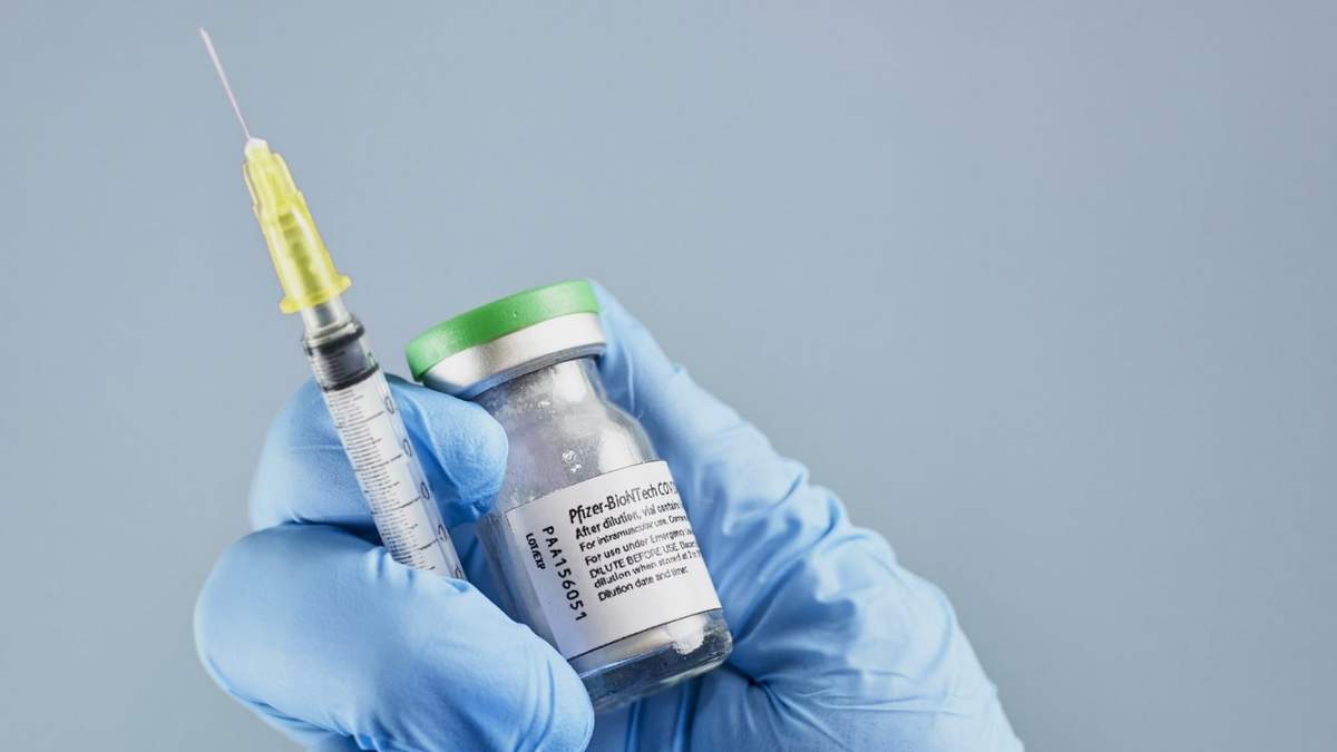 La vacuna contra el coronavirus de los laboratorios Pfizer y BioNTech. Fuente: (Twitter)