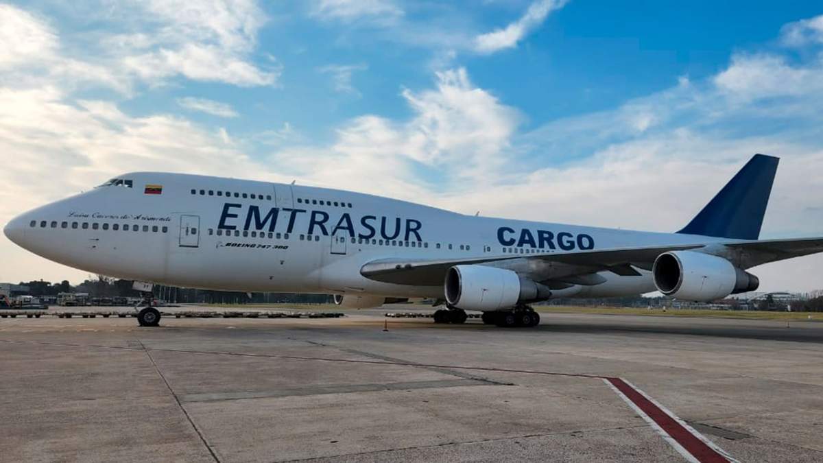 Imágenes del avión. Fuente: (Twitter)