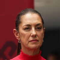 Sheinbaum no piensa renunciar por ahora: "se verá después si es que salimos arriba en las encuestas"
