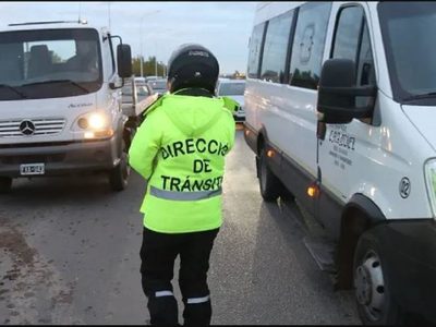 En un control de tránsito, la municipalidad secuestró vehículos de carga y transporte irregular de personas