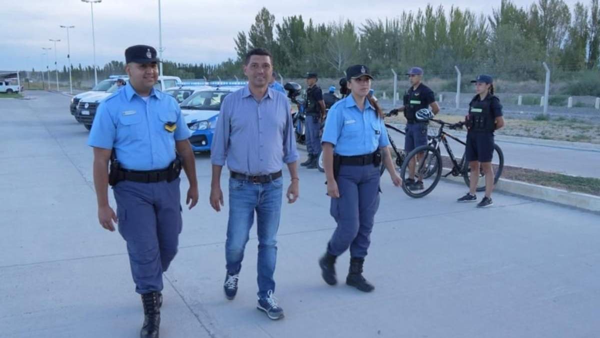 Koopmann se reunió con autoridades de la Policía de Neuquén. Fuente: (Prensa Koopmann)