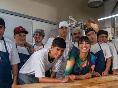 "Aprendí a tomarme las cosas con calma": Felicitas Pizarro estrena "Unidos por la cocina" por elGourmet
