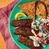 Kebab de lentejas: una receta oriental fácil y riquísima, ideal para llevar a otro nivel tus picadas