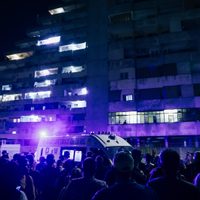 Dos muertos y una docena de heridos en Italia tras desplomarse una pasarela en bloque de viviendas