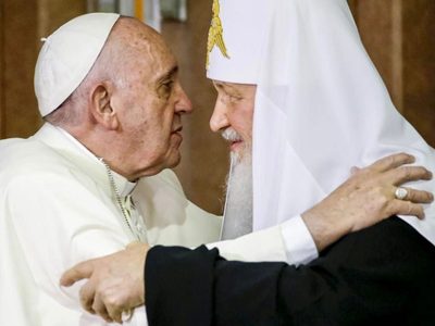 Papa se reúne con enviado de iglesia ortodoxa rusa