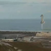 Space X vuela y aterriza el cohete Starship al tercer intento, pero luego explota