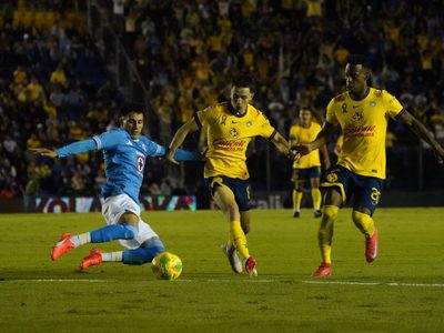 América y Cruz Azul se reparten puntos en el Clásico Joven tras empatar 0-0 (Videos)