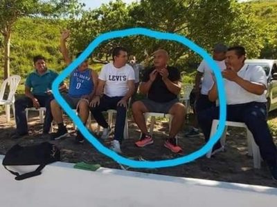 Detienen al alcalde de Huehuetla con medio millón de pesos en efectivo