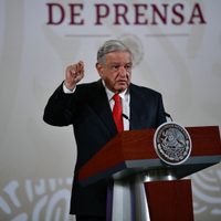 AMLO promete informe sobre desplazamiento forzado tras reportajes de Proceso