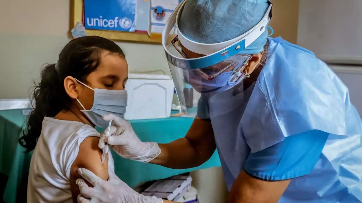Vacunación pediátrica. Fuente: (Twitter)