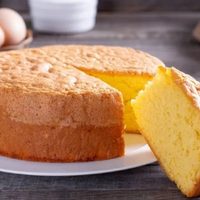 Fácil y con pocos ingredientes: la receta para que el bizcochuelo casero salga bien esponjoso