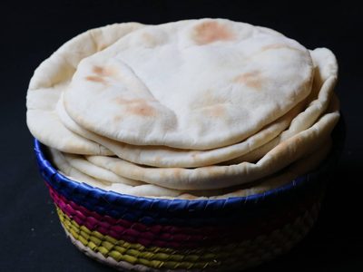 Pan pita o árabe: suavecito y listo en minutos para acompañar con la merienda del finde