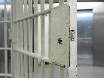 Un represor liberado por el coronavirus organizó una fiesta