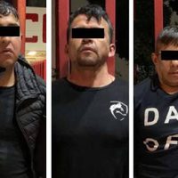 Caen tres sujetos vinculados a un ataque a balazos a un hombre en un campo de futbol