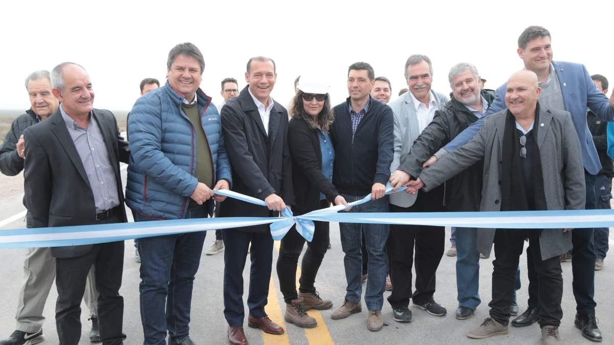 Autoridades inauguran la Ruta Provincial 67. Fuente: (Twitter)