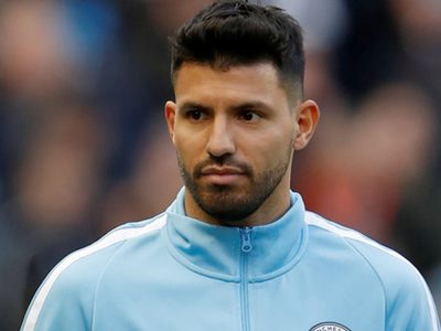 Con foto incluida, el Kun Agüero dio su palabra tras ser intervenido quirúrgicamente en Barcelona