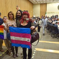 El INE aprueba protocolo para garantizar el derecho al voto de la comunidad transgénero