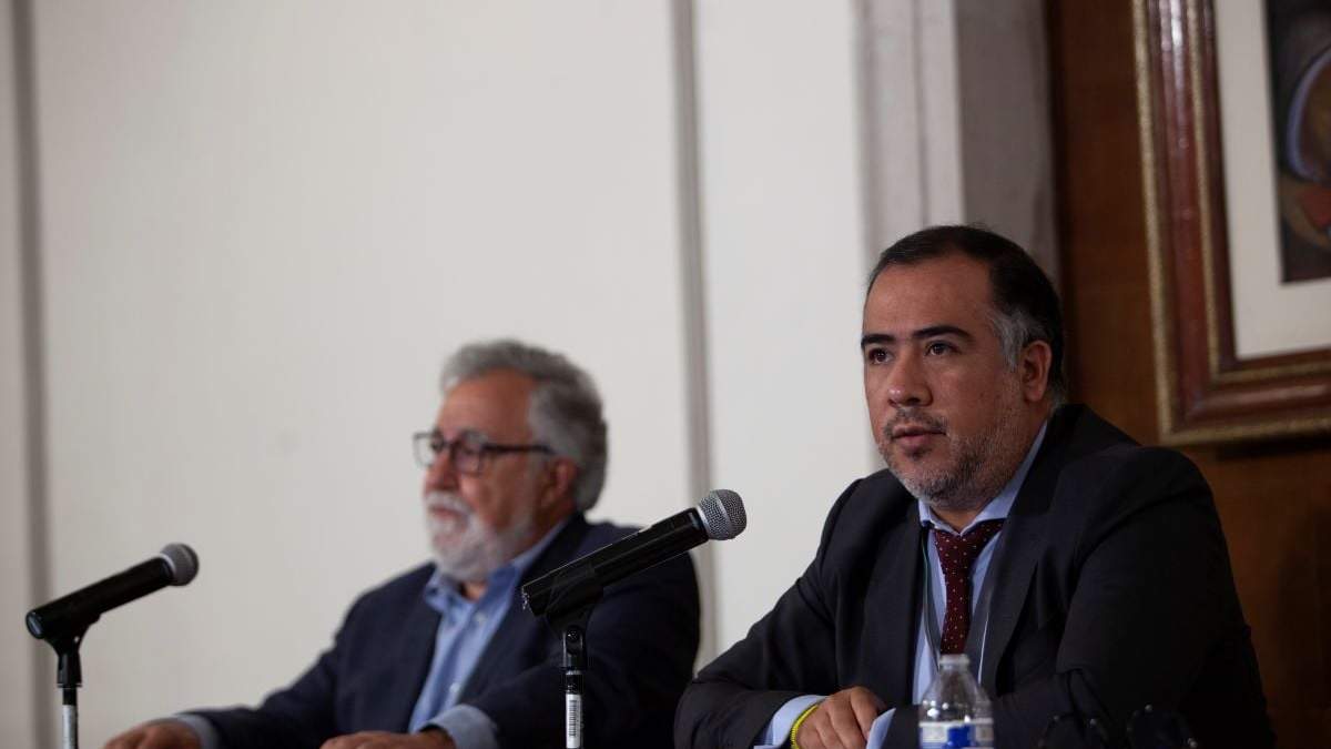 Conferencia del subsecretario de Gobernación, Alejandro Encinas, y el fiscal especial del caso Ayotzinapa, Omar Gómez Trejo