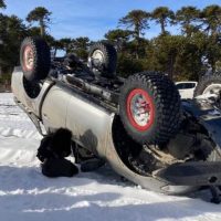 Una camioneta volcó en un Área Natural Protegida de Villa Pehuenia