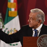 Para su jubilación, las ganancias del libro de AMLO