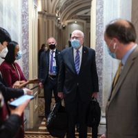 Con interrogatorio de senadores a fiscales y abogados, concluye cuarta jornada de juicio contra Trump