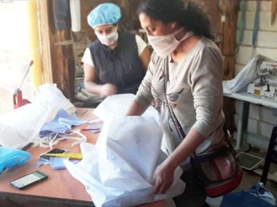 Mujeres de Cooperativa de Villa Pehuenia confeccionan más de 5 mil protectores faciales