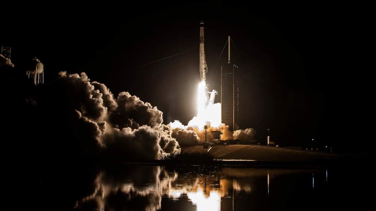 El despegue del cohete Falcon 9 con la cápsula Crew-7