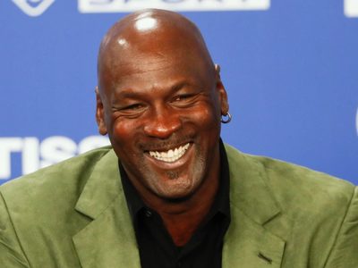 Michael Jordan dona 10 mdd a un centro médico de Carolina del Norte en honor a su madre