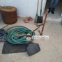 Ni la manguera habían dejado, pero les allanaron la casa y recuperaron todo