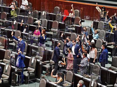 Morena aplica la aplanadora... incluso contra la Constitución