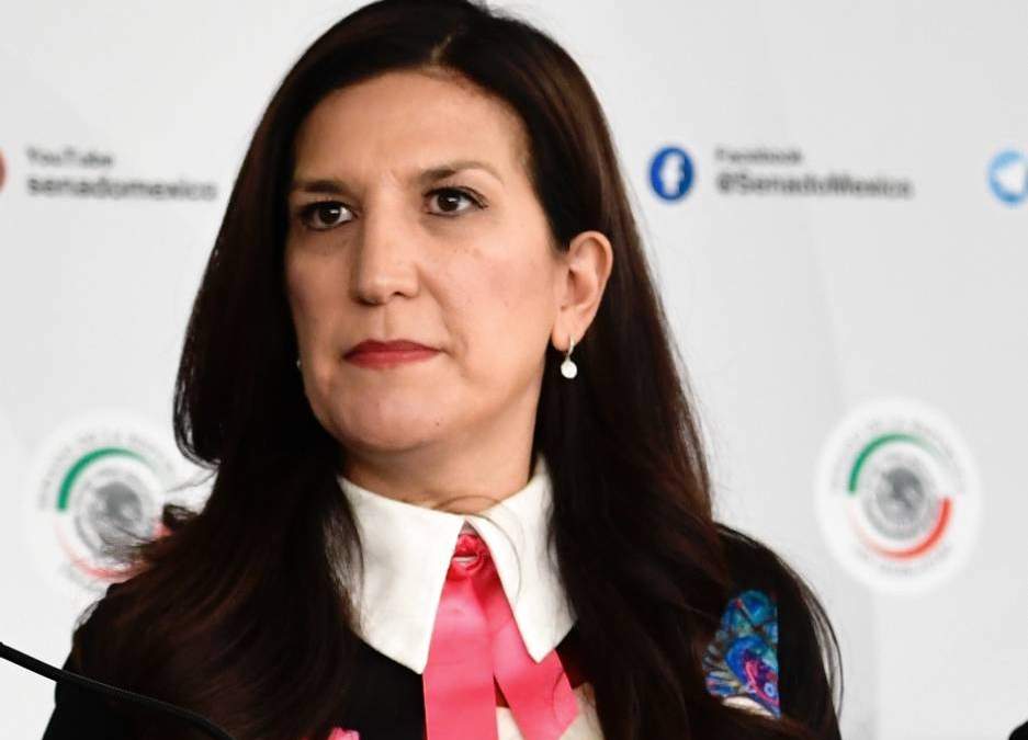 Kenia López Rabadán